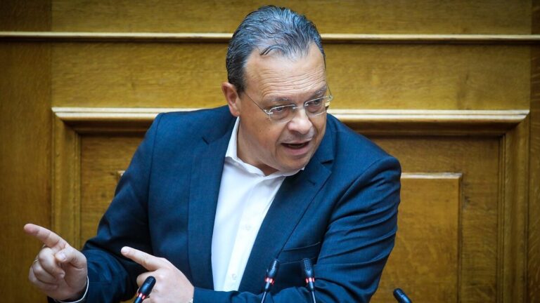 &Sigma;&omega;&kappa;&rho;ά&tau;&eta;&sigmaf; &Phi;ά&mu;&epsilon;&lambda;&lambda;&omicron;&sigmaf;