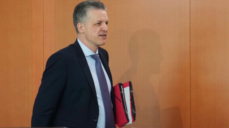 Γερμανία: Ο Τόρστεν Φράι εξελέγη επικεφαλής της Κοινοβουλευτικής Ομάδας του CDU/CSU με 91,9%