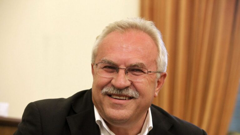 &Delta;&eta;&mu;ή&tau;&rho;&eta;&sigmaf; &Gamma;ά&kappa;&eta;&sigmaf;