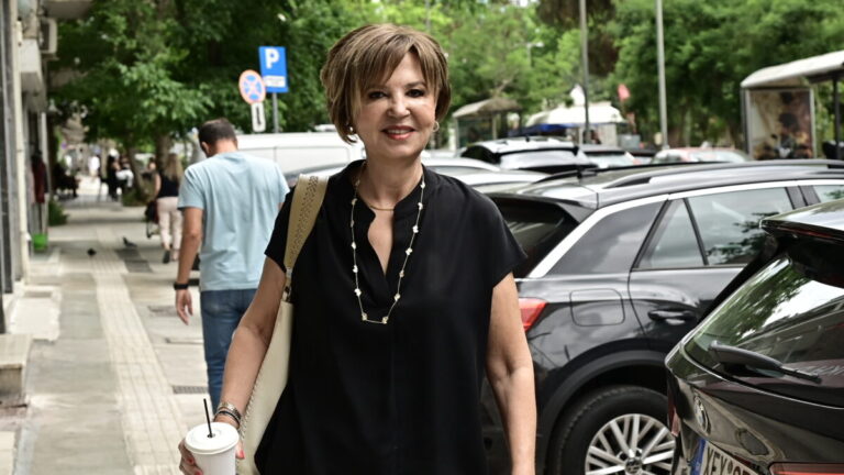 &Eta; Ό&lambda;&gamma;&alpha; &Gamma;&epsilon;&rho;&omicron;&beta;&alpha;&sigma;ί&lambda;&eta;