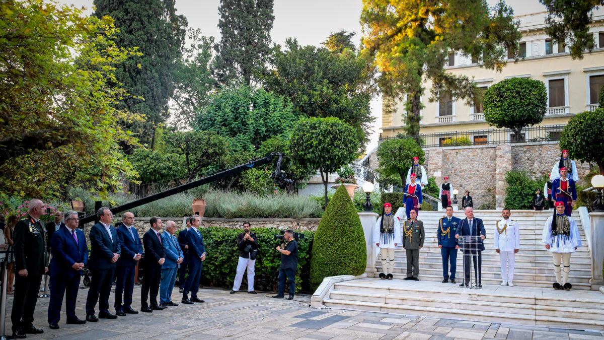 &Delta;&epsilon;&xi;ί&omega;&sigma;&eta; &sigma;&tau;&omicron; &Pi;&rho;&omicron;&epsilon;&delta;&rho;&iota;&kappa;ό &Mu;έ&gamma;&alpha;&rho;&omicron;