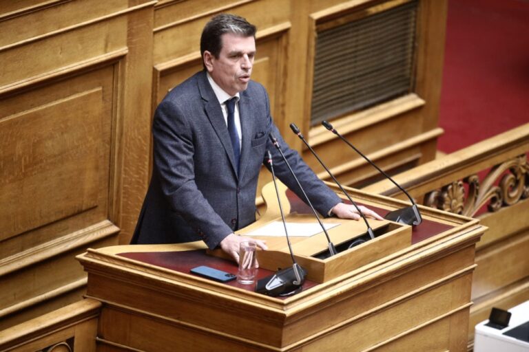 Βουλή: Αντιπαράθεση Καιρίδη με τα κόμματα της αντιπολίτευσης για την Συνταγματική Αναθεώρηση