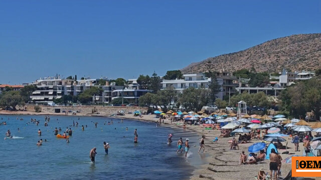 Γέμισαν οι παραλίες της Αττικής: Στους 35 βαθμούς ο υδράργυρος, δείτε εικόνες από Σαρωνίδα και Ανάβυσσο
