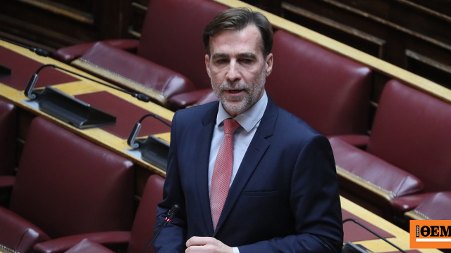 Μετά την Πλεύση Ελευθερίας και το Κίνημα Δημοκρατίας, ο βουλευτής Μιχάλης Χουρδάκης πηγαίνει στο ΠΑΣΟΚ