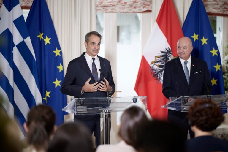 Μητσοτάκης από Αυστρία: Δεν υπάρχουν εύκολες και μαγικές λύσεις για τις τιμές των καυσίμων