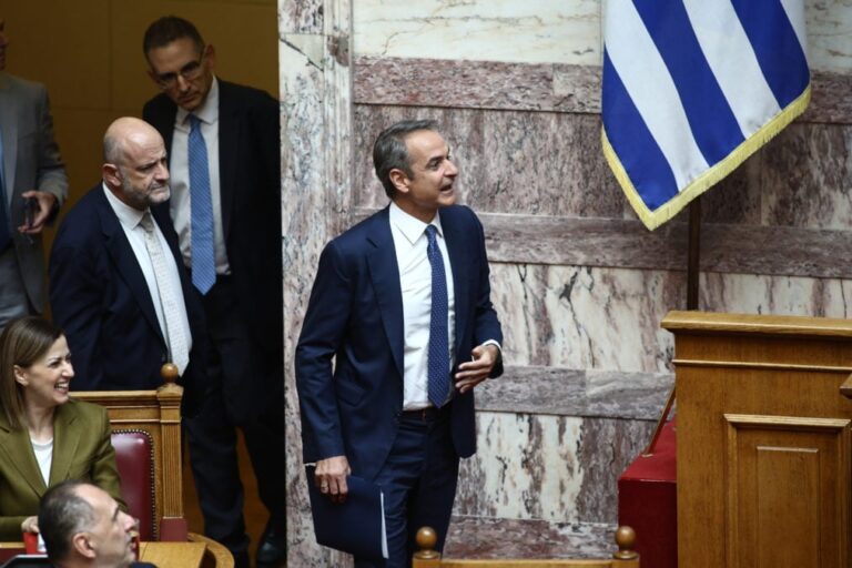 Έψαχναν... ομιλητή στη Βουλή  - Το σχόλιο Γεροβασίλη και η απάντηση Μητσοτάκη