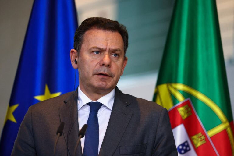Πορτογαλία: Η κυβέρνηση προωθεί νομοσχέδιο για την επιβολή φόρου στα υπερκέρδη των εταιρειών ενέργειας