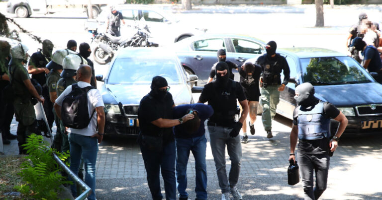 Προφυλακιστέοι οι 2 από τους 3 συλληφθέντες για την δολοφονία της Βάγιας Νέστορα – Τι υποστήριξαν στην ολιγόλεπτη απολογία τους