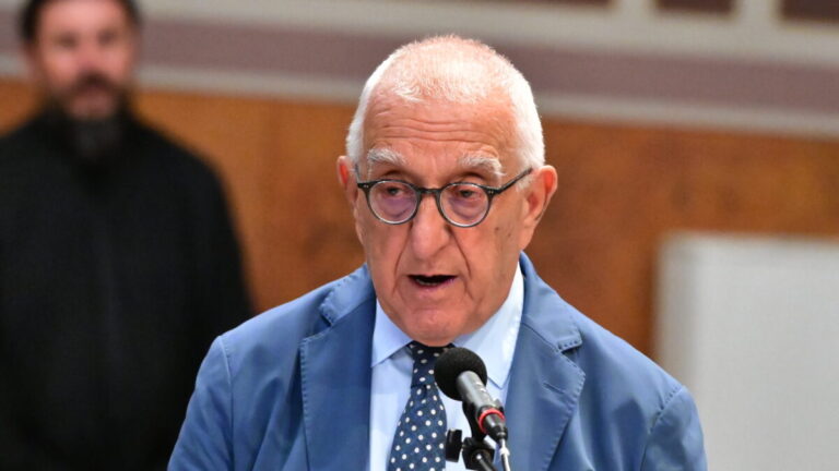 &Nu;&iota;&kappa;ή&tau;&alpha;&sigmaf; &Kappa;&alpha;&kappa;&lambda;&alpha;&mu;ά&nu;&eta;&sigmaf;