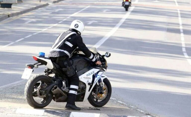 Έστρεψε το όχημα προς τον αστυνομικό που του έκανε σήμα για έλεγχο και διέφυγε