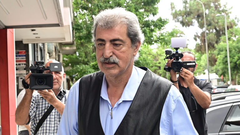 &Alpha;&pi;έ&sigma;&upsilon;&rho;&epsilon; &omicron; &Pi;&omicron;&lambda;ά&kappa;&eta;&sigmaf; &tau;&eta;&nu; &upsilon;&pi;&omicron;&psi;&eta;&phi;&iota;ό&tau;&eta;&tau;ά &tau;&omicron;&upsilon; &gamma;&iota;&alpha; &tau;&eta;&nu; &Kappa;&Omicron; &tau;&omicron;&upsilon; &Sigma;&Upsilon;&Rho;&Iota;&Zeta;&Alpha; - &laquo;&Beta;ή&mu;&alpha; &gamma;&iota;&alpha; &sigma;&upsilon;&lambda;&lambda;&omicron;&gamma;&iota;&kappa;ή &eta;&gamma;&epsilon;&sigma;ί&alpha;&raquo; &lambda;έ&nu;&epsilon; &sigma;&tau;&eta;&nu; &Kappa;&omicron;&upsilon;&mu;&omicron;&upsilon;&nu;&delta;&omicron;ύ&rho;&omicron;&upsilon;