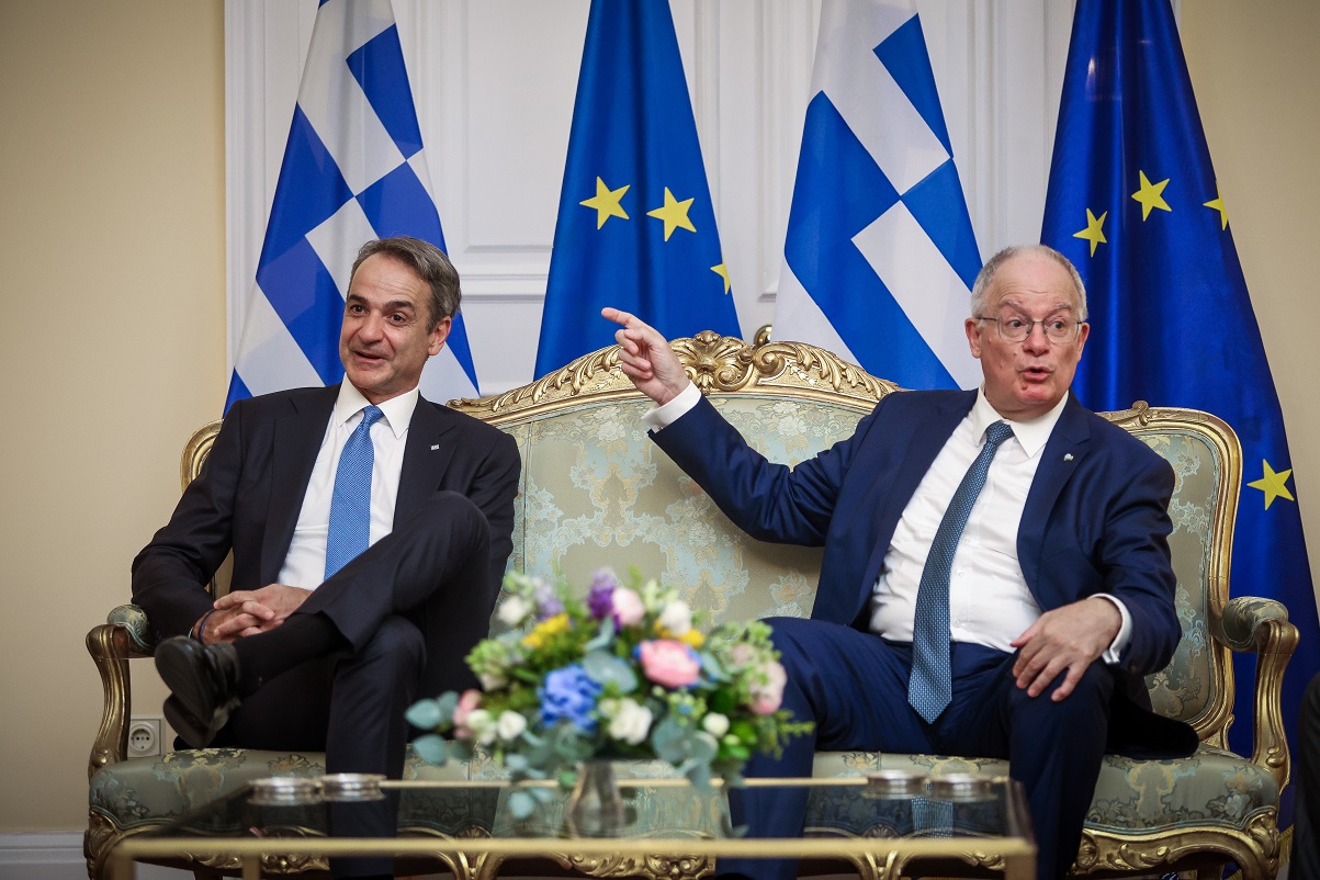 &Delta;&epsilon;&xi;ί&omega;&sigma;&eta; &sigma;&tau;&omicron; &Pi;&rho;&omicron;&epsilon;&delta;&rho;&iota;&kappa;ό &Mu;έ&gamma;&alpha;&rho;&omicron; &alpha;&pi;ό &tau;&omicron;&nu; &Pi;&rho;ό&epsilon;&delta;&rho;&omicron; &tau;&eta;&sigmaf; &Delta;&eta;&mu;&omicron;&kappa;&rho;&alpha;&tau;ί&alpha;&sigmaf; &Kappa;&omega;&sigma;&tau;&alpha;&nu;&tau;ί&nu;&omicron; &Tau;&alpha;&sigma;&omicron;ύ&lambda;&alpha; &gamma;&iota;&alpha; &tau;&eta;&nu; 52&eta; &epsilon;&pi;έ&tau;&epsilon;&iota;&omicron; &tau;&eta;&sigmaf; &alpha;&pi;&omicron;&kappa;&alpha;&tau;ά&sigma;&tau;&alpha;&sigma;&eta;&sigmaf; &tau;&eta;&sigmaf; &Delta;&eta;&mu;&omicron;&kappa;&rho;&alpha;&tau;ί&alpha;&sigmaf;, &Pi;&alpha;&rho;&alpha;&sigma;&kappa;&epsilon;&upsilon;ή 24 &Iota;&omicron;&upsilon;&lambda;ί&omicron;&upsilon; 2026  (&Gamma;&Iota;&Alpha;&Nu;&Nu;&Eta;&Sigma; &Pi;&Alpha;&Nu;&Alpha;&Gamma;&Omicron;&Pi;&Omicron;&Upsilon;&Lambda;&Omicron;&Sigma;