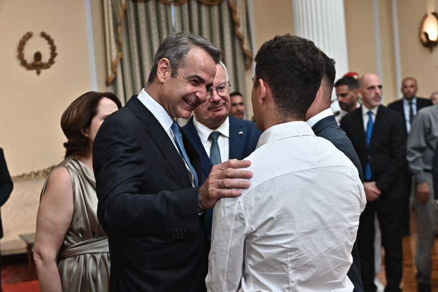 &Omicron;&iota; &alpha;&rho;&iota;&sigma;&tau;&omicron;ύ&chi;&omicron;&iota; &tau;&omega;&nu; &Pi;&alpha;&nu;&epsilon;&lambda;&lambda;&alpha;&delta;&iota;&kappa;ώ&nu;, &eta; &delta;&alpha;&sigma;&kappa;ά&lambda;&alpha; &kappa;&alpha;&iota; &omicron; &pi;&iota;&lambda;ό&tau;&omicron;&sigmaf; F-16 &tau;&iota;&mu;&eta;&tau;&iota;&kappa;&omicron;ί &pi;&rho;&omicron;&sigma;&kappa;&epsilon;&kappa;&lambda;&eta;&mu;έ&nu;&omicron;&iota; &sigma;&tau;&omicron; &Pi;&rho;&omicron;&epsilon;&delta;&rho;&iota;&kappa;ό &Mu;έ&gamma;&alpha;&rho;&omicron;: &Delta;&epsilon;ί&tau;&epsilon; &phi;&omega;&tau;&omicron;&gamma;&rho;&alpha;&phi;ί&epsilon;&sigmaf;