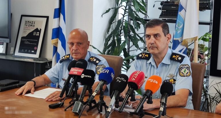 Δηλώσεις απο τον Γενικό Περιφερειακό Αστυνομικό Διευθυντή Κρήτης,
Υποστράτηγο Γεώργιο Δούκη για την ολιστική διερεύνηση και τη
χαρτογράφηση εγκληματικής οργάνωσης που
δραστηριοποιούνταν στη διακίνηση και κατοχή
ναρκωτικών ουσιών, όπλων και πυρομαχικών, αλλά και τη
διάπραξη εκβιάσεων και άλλων σοβαρών αδικημάτων,
καθώς και την αποκάλυψη θεσμικών διασυνδέσεων της  Σάββατο 25 Ιουλίου 2026  (ΥΠΟΥΡΓΕΙΟ ΠΡΟΣΤΑΣΙΑΣ ΤΟΥ ΠΟΛΙΤΗ - ΓΡΑΦΕΙΟ ΕΝΗΜΕΡΩΣΗΣ & ΕΠΙΚΟΙΝΩΝΙΑΣ
