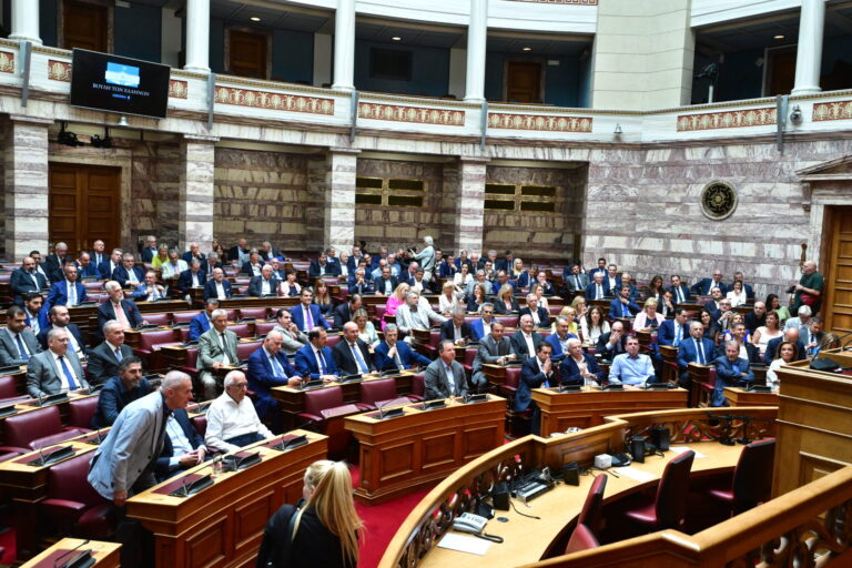 &Sigma;&upsilon;&nu;&epsilon;&delta;&rho;ί&alpha;&sigma;&eta; &Kappa;&Omicron; &tau;&eta;&sigmaf; &Nu;&Delta;