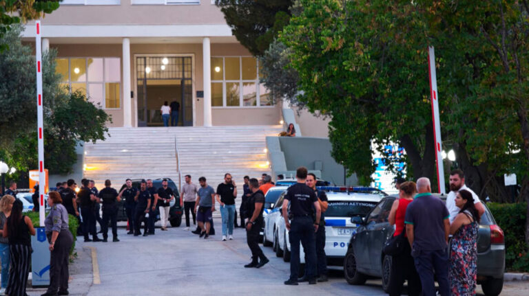 Προληπτική εκκένωση του Σισμανόγλειου λόγω καπνού μετά από φωτιά σε δωμάτιο της Α΄ Παθολογικής