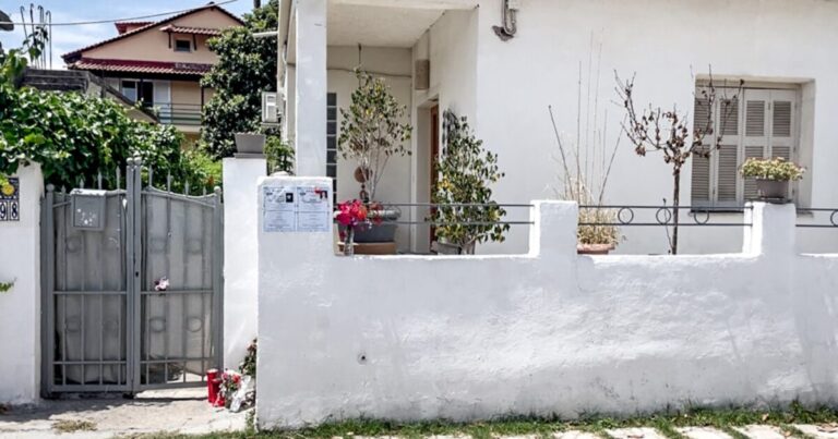 Έγκλημα στο Αίγιο: Γιατί οι Αρχές εξετάζουν το σενάριο η 54χρονη να σκότωσε τον γιο της και να αυτοκτόνησε