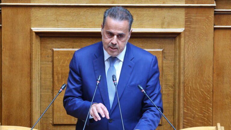 &Sigma;&tau;&alpha;ύ&rho;&omicron;&sigmaf; &Pi;&alpha;&pi;&alpha;&sigma;&tau;&alpha;ύ&rho;&omicron;&upsilon;