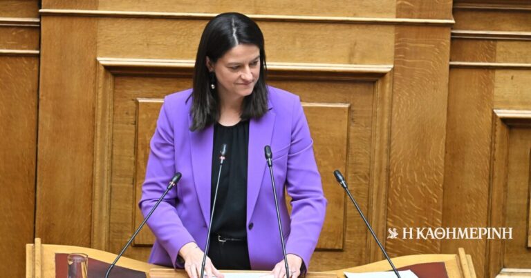 Κεραμέως: Καταργείται η περικοπή συντάξεων χηρείας του νόμου Κατρούγκαλου