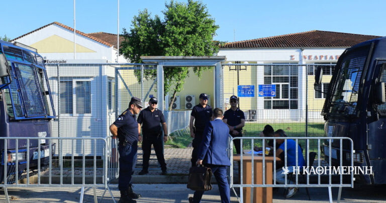 Δίκη για τα Τέμπη: Σήμερα η εισαγγελική απόφαση για τα αιτήματα των συνηγόρων των θυμάτων