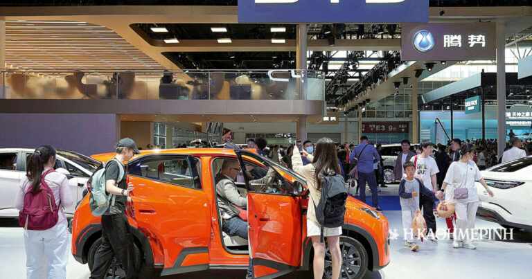H BYD προσπερνά ξανά την Tesla