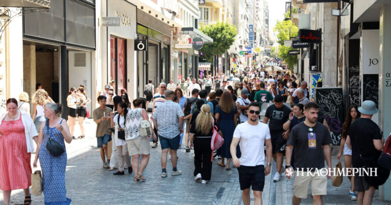 Θερινές εκπτώσεις: Πότε αρχίζουν, ποια Κυριακή λειτουργούν τα καταστήματα