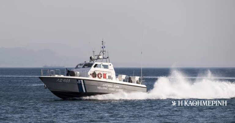 Κως: Συνελήφθησαν δύο Τούρκοι διακινητές μετά την προσάραξη ιστιοφόρου με 54 μετανάστες