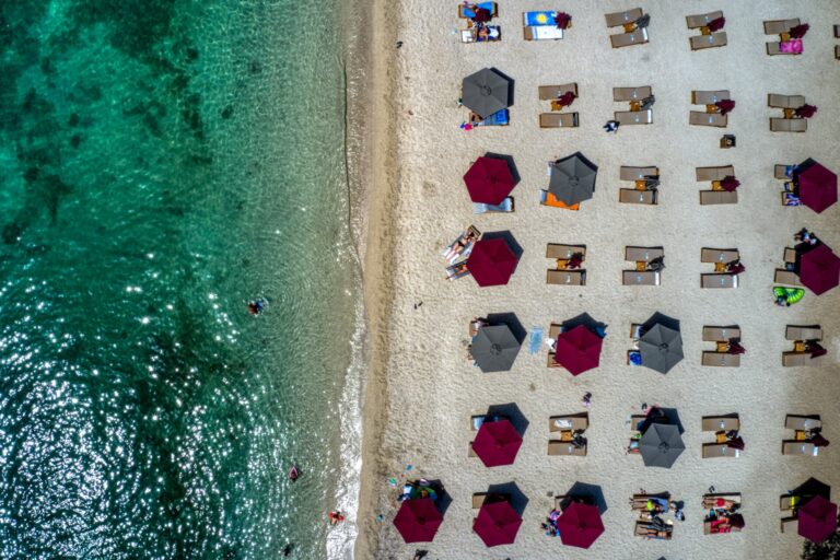 Τουρισμός: Αύξηση των εισπράξεων κατά 25,8% στο 5μηνο - Άνοδος 20,9% στις αφίξεις