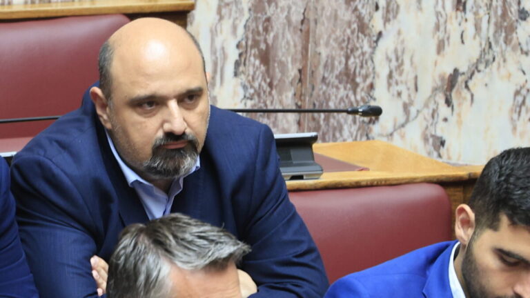 &Omicron; &Chi;&rho;ή&sigma;&tau;&omicron;&sigmaf; &Tau;&rho;&iota;&alpha;&nu;&tau;ό&pi;&omicron;&upsilon;&lambda;&omicron;&sigmaf;
