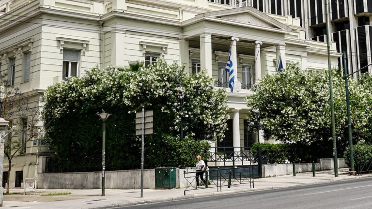 ΥΠΕΞ: Καταδικάζουμε απερίφραστα τις απειλές των Χούθι κατά της ναυσιπλοΐας