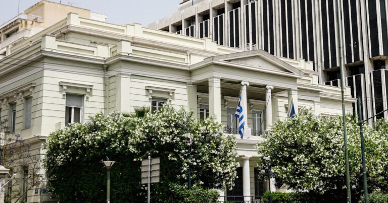 Το ΥΠΕΞ καταδικάζει τις απειλές των Χούθι στην Ερυθρά Θάλασσα: «Αναγνωρίζουμε τον καθοριστικό ρόλο του Βασιλείου της Σαουδικής Αραβίας»