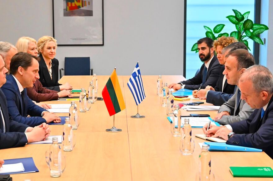&Chi;&alpha;&tau;&zeta;&eta;&beta;&alpha;&sigma;&iota;&lambda;&epsilon;ί&omicron;&upsilon; &sigma;&tau;&omicron; &Beta;ί&lambda;&nu;&iota;&omicron;&upsilon;&sigmaf;: &Sigma;&tau;&omicron; &epsilon;&pi;ί&kappa;&epsilon;&nu;&tau;&rho;&omicron; &eta; &pi;&rho;&omicron;&epsilon;&tau;&omicron;&iota;&mu;&alpha;&sigma;ί&alpha; &tau;&eta;&sigmaf; &Epsilon;&lambda;&lambda;&eta;&nu;&iota;&kappa;ή&sigmaf; &Pi;&rho;&omicron;&epsilon;&delta;&rho;ί&alpha;&sigmaf; &tau;&eta;&sigmaf; &Epsilon;.&Epsilon;.
