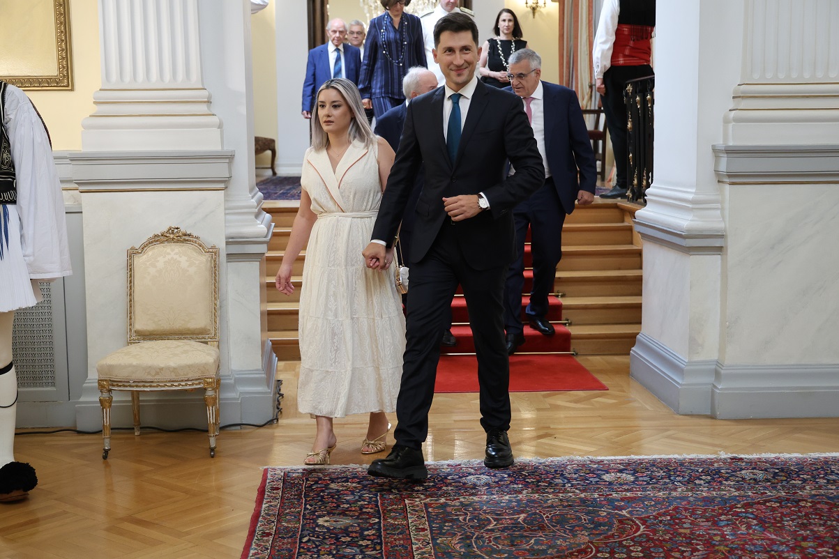 &Delta;&epsilon;&xi;ί&omega;&sigma;&eta; &sigma;&tau;&omicron; &Pi;&rho;&omicron;&epsilon;&delta;&rho;&iota;&kappa;ό &Mu;έ&gamma;&alpha;&rho;&omicron; &alpha;&pi;ό &tau;&omicron;&nu; &Pi;&rho;ό&epsilon;&delta;&rho;&omicron; &tau;&eta;&sigmaf; &Delta;&eta;&mu;&omicron;&kappa;&rho;&alpha;&tau;ί&alpha;&sigmaf; &Kappa;&omega;&sigma;&tau;&alpha;&nu;&tau;ί&nu;&omicron; &Tau;&alpha;&sigma;&omicron;ύ&lambda;&alpha; &gamma;&iota;&alpha; &tau;&eta;&nu; 52&eta; &epsilon;&pi;έ&tau;&epsilon;&iota;&omicron; &tau;&eta;&sigmaf; &alpha;&pi;&omicron;&kappa;&alpha;&tau;ά&sigma;&tau;&alpha;&sigma;&eta;&sigmaf; &tau;&eta;&sigmaf; &Delta;&eta;&mu;&omicron;&kappa;&rho;&alpha;&tau;ί&alpha;&sigmaf;, &Pi;&alpha;&rho;&alpha;&sigma;&kappa;&epsilon;&upsilon;ή 24 &Iota;&omicron;&upsilon;&lambda;ί&omicron;&upsilon; 2026  (&Gamma;&Iota;&Alpha;&Nu;&Nu;&Eta;&Sigma; &Pi;&Alpha;&Nu;&Alpha;&Gamma;&Omicron;&Pi;&Omicron;&Upsilon;&Lambda;&Omicron;&Sigma;