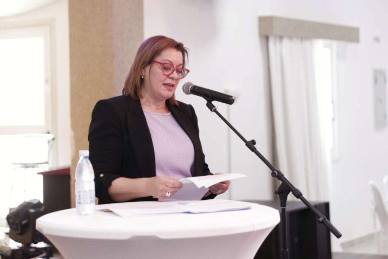 Αδιαπραγμάτευτη προτεραιότητα η ασφάλεια στα σχολεία, λέει η ΥΠΑΝ