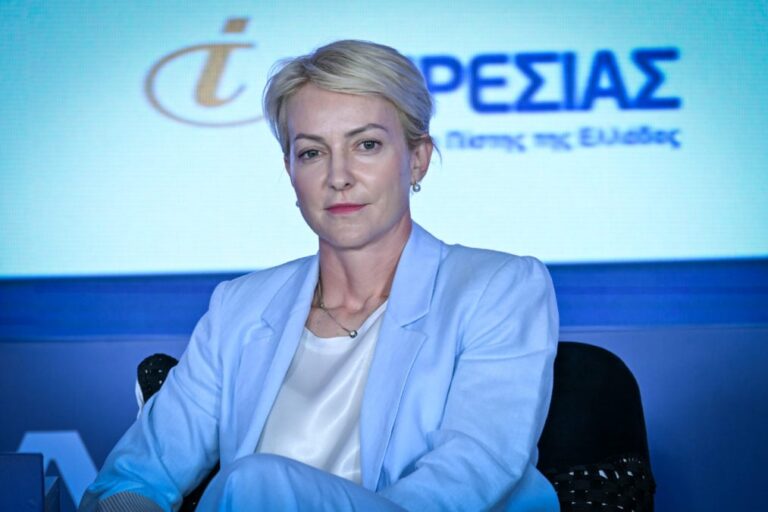 Σδούκου για Τσίπρα: « Η χώρα δεν μπορεί να επιστρέψει μία δεκαετία πίσω» - «Η σταθερότητα του, ήταν τα capital controls»