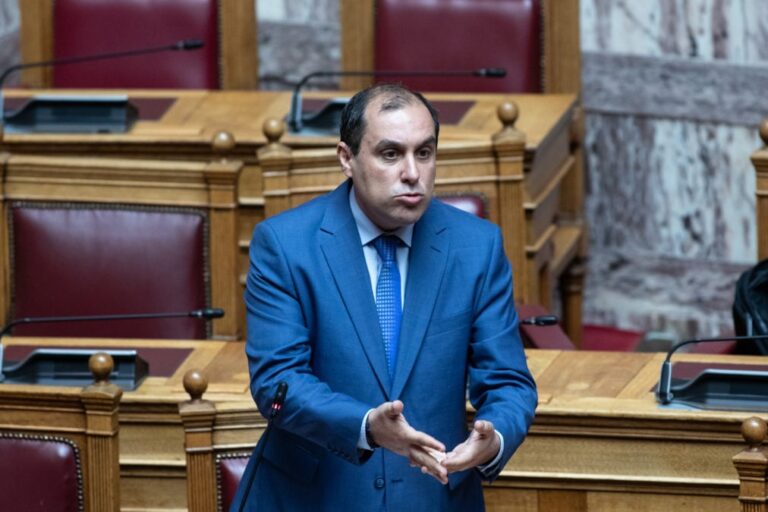 Κατσαφάδος για τους πληγέντες: «Το μήνυμα είναι ένα και απλό - Κανένας δεν μένει πίσω μόνος, κανέναν δεν θα αφήσουμε αβοήθητο»