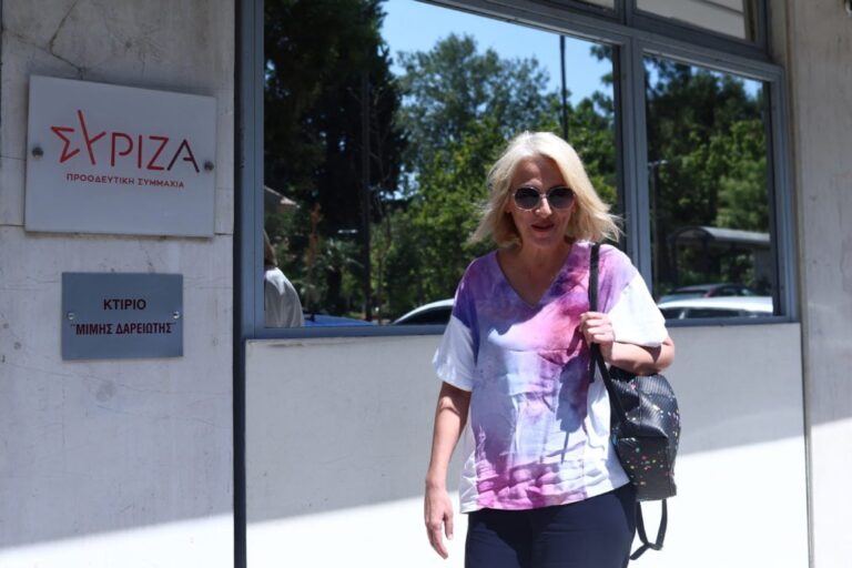 Ρένα Δούρου: «Οι γυναίκες γινόμαστε αόρατες όταν μεγαλώνουμε» - Η ανάρτησή της για την εμμηνόπαυση