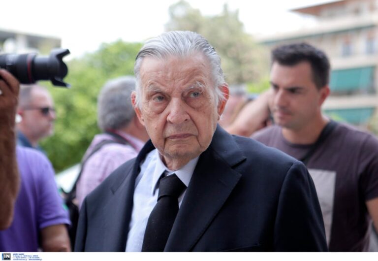 Ο πολιτικός κόσμος αποχαιρετά τον Γιάννη Βαρβιτσιώτη