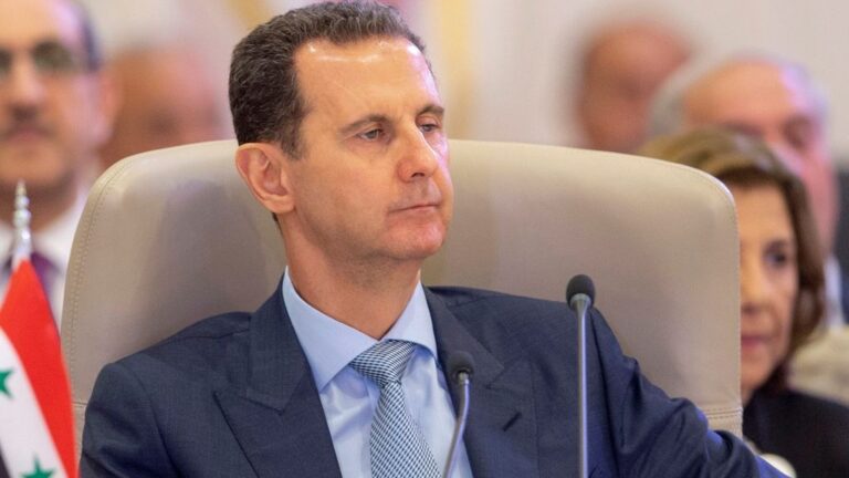 Ο μεγάλος μουφτής του καθεστώτος Ασαντ καταδικάσθηκε σε ισόβια κάθειρξη για εγκλήματα πολέμου