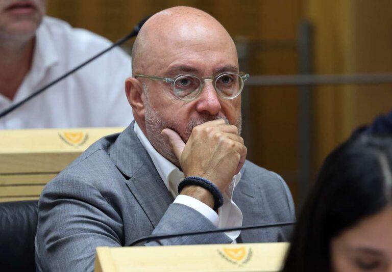 Σοβαρή καταγγελία Παμπορίδη για νοσηλευτήριο στη Λευκωσία: «Έδιωξε ασθενή με επιπλοκές…»