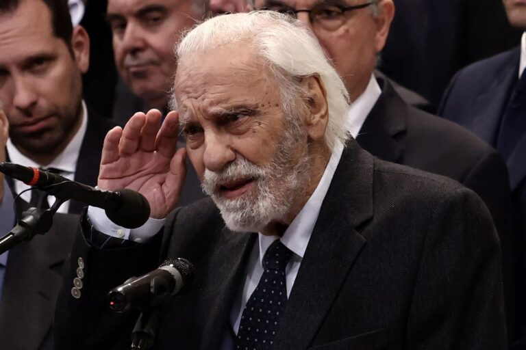 Ο πολιτικός και ακαδημαϊκός κόσμος αποχαιρετά τον Κωνσταντίνο Τσουκαλά