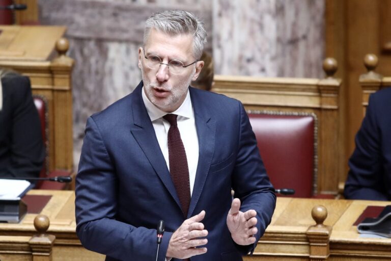 Άκης Σκέρτσος για ΠΑΣΟΚ και ΕΛ.Α.Σ: «Αναλύσεις της παραλίας - Υποκαθιστούν την οικονομική ανάλυση με πολιτική προπαγάνδα»