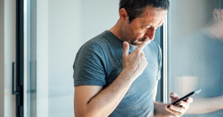 Νέα απάτη με SMS: Επιτήδειοι στέλνουν μήνυμα για δήθεν τροχονομικές παραβάσεις