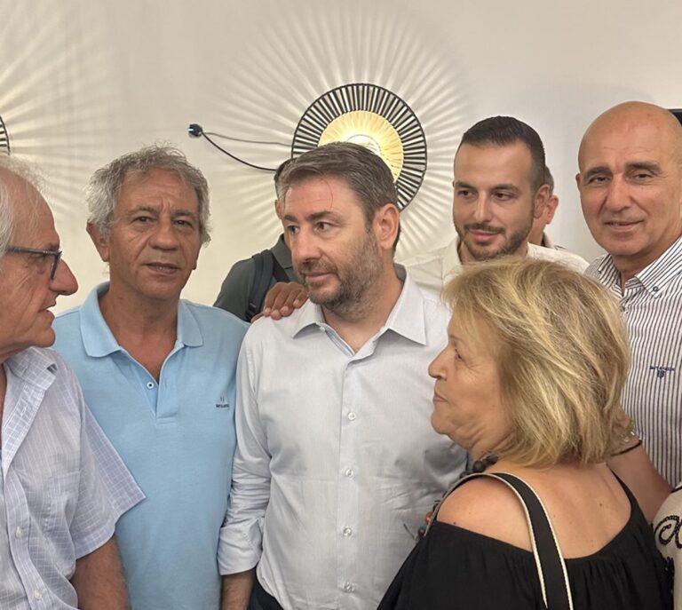Νίκος Ανδρουλάκης από τη Λέρο: «Να στεκόμαστε ο ένας δίπλα στον άλλον με αλληλεγγύη και ανθρωπιά» - Το μήνυμά του για τον Δεκαπενταύγουστο