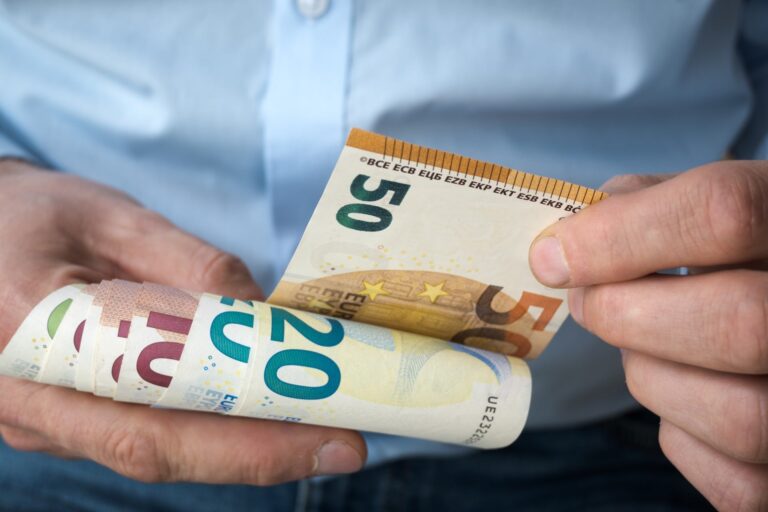 Aύξηση ορίου διατακτικών θέλουν οι κοινωνικοί εταίροι - Το αποτύπωμα που θα προκύψει από την επιπλέον παροχή σίτισης