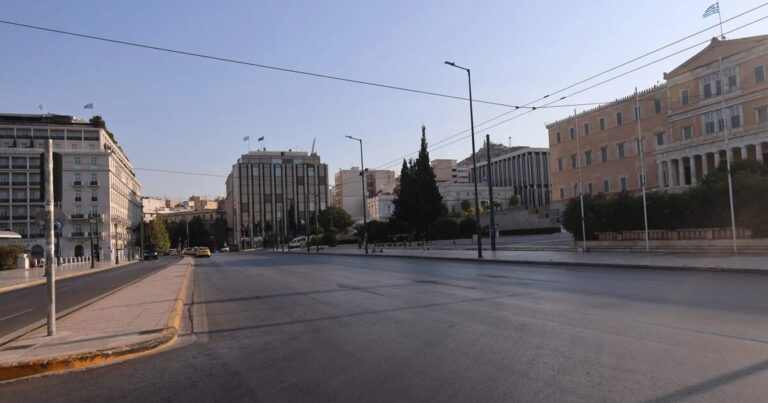Αθήνα τον Αύγουστο: Ο οδηγός για τα ΜΜΜ – Τι ισχύει για Μετρό, ΗΣΑΠ, Τραμ, λεωφορεία και τρόλεϊ
