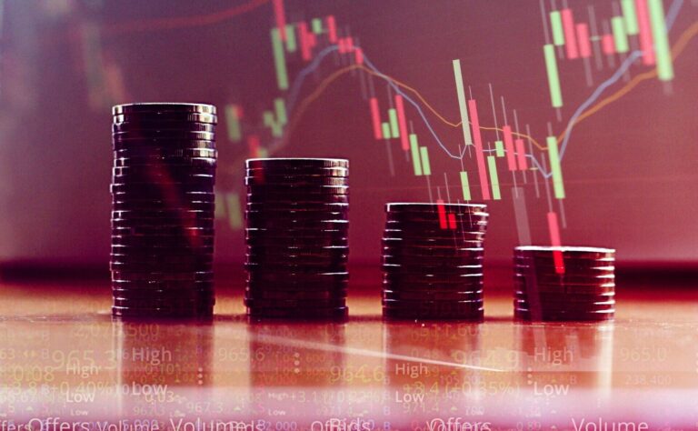 Πηγές ΥΠΟΙΚ: Οφελος 2 δισ. από την πρόωρη αποπληρωμή χρέους - Η Ελλάδα αφήνει πίσω της την Ιταλία