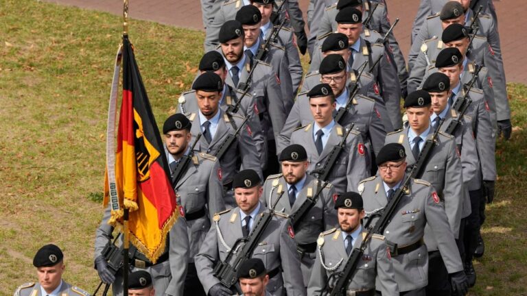 Γερμανία: Ο στρατός σε πορεία αύξησης των στρατεύσιμων - Πάω απο 180 χιλιάδες εν ενεργεια προσωπικό