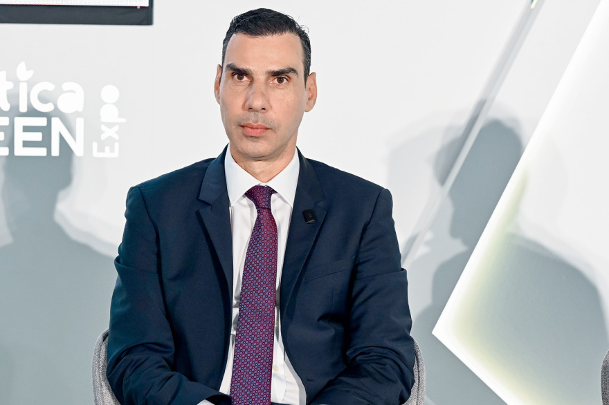 &Omicron;&iota; 250 &sigma;&tau;&alpha; &psi;&eta;&phi;&omicron;&delta;έ&lambda;&tau;&iota;&alpha; &tau;&eta;&sigmaf; &Nu;έ&alpha;&sigmaf; &Delta;&eta;&mu;&omicron;&kappa;&rho;&alpha;&tau;ί&alpha;&sigmaf;: &Omicron;&iota; &epsilon;&pi;&iota;&kappa;&rho;&alpha;&tau;έ&sigma;&tau;&epsilon;&rho;&omicron;&iota; &alpha;&nu;ά &pi;&epsilon;&rho;&iota;&phi;έ&rho;&epsilon;&iota;&alpha;