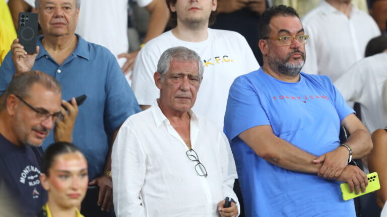 &Omicron; &Phi;&epsilon;&rho;&nu;ά&nu;&tau;&omicron; &Sigma;ά&nu;&tau;&omicron;&sigmaf;